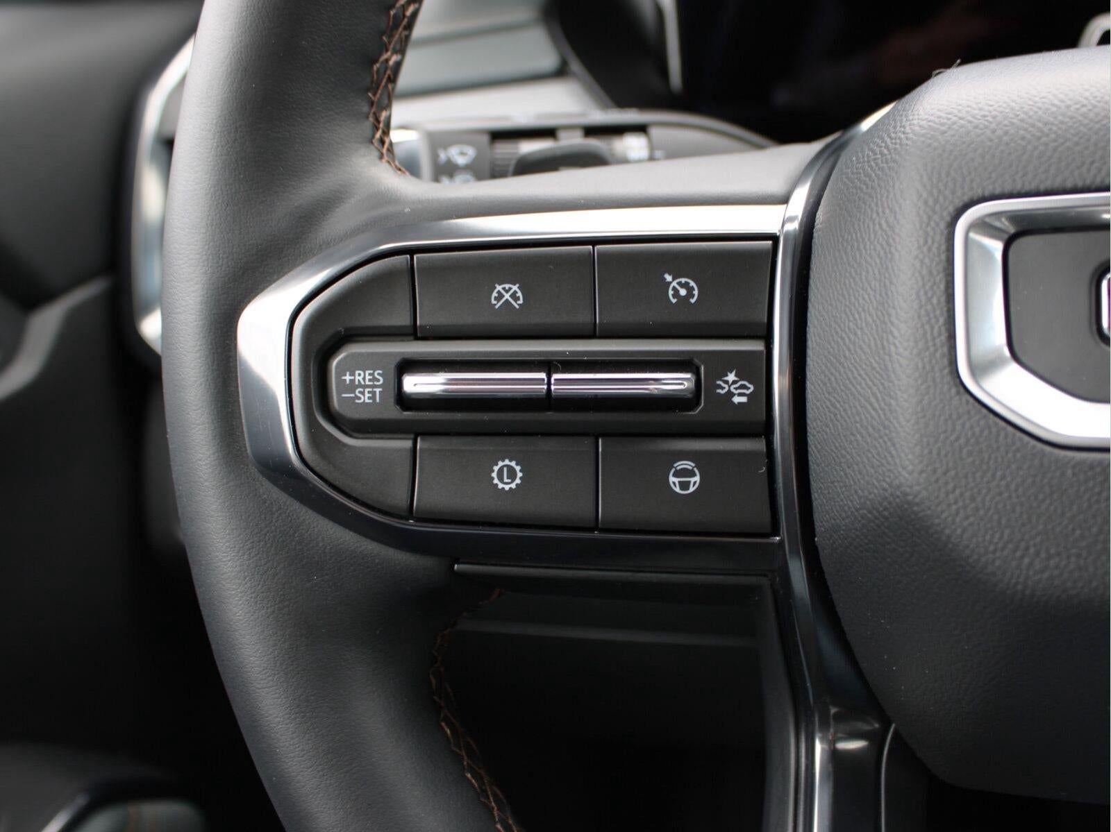 2025 GMC Acadia AT4