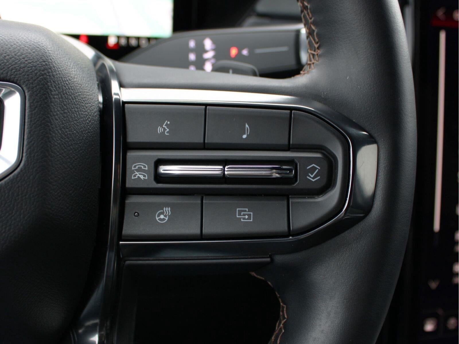 2025 GMC Acadia AT4
