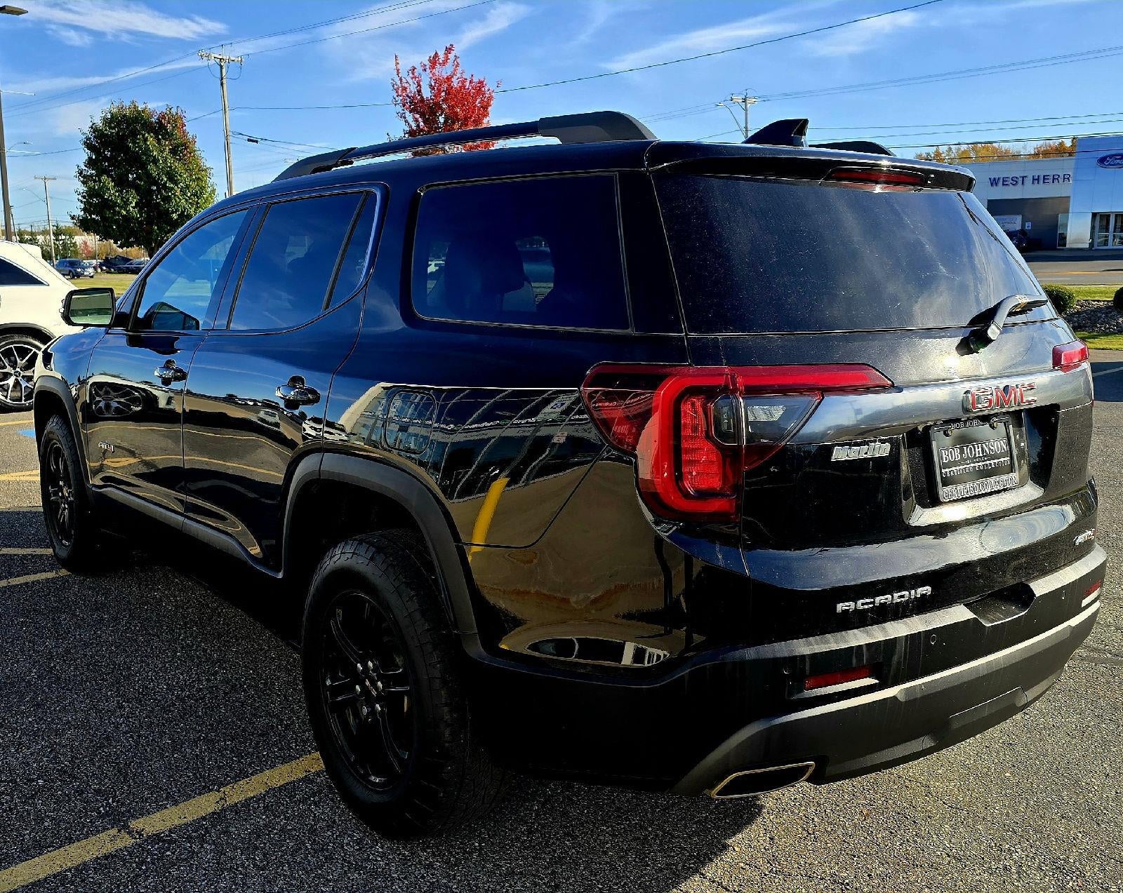 2022 GMC Acadia AT4