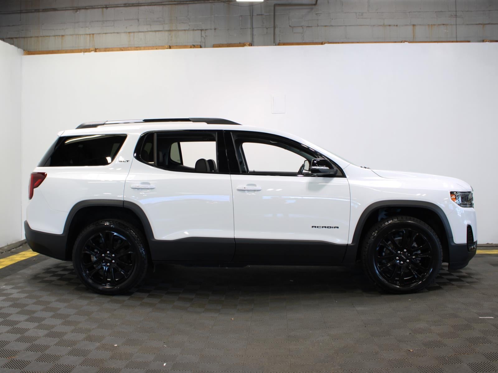 2022 GMC Acadia SLT