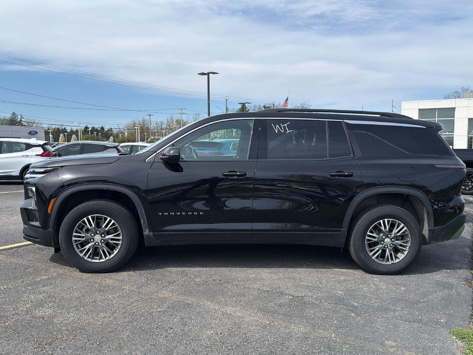 2025 Chevrolet Traverse LT