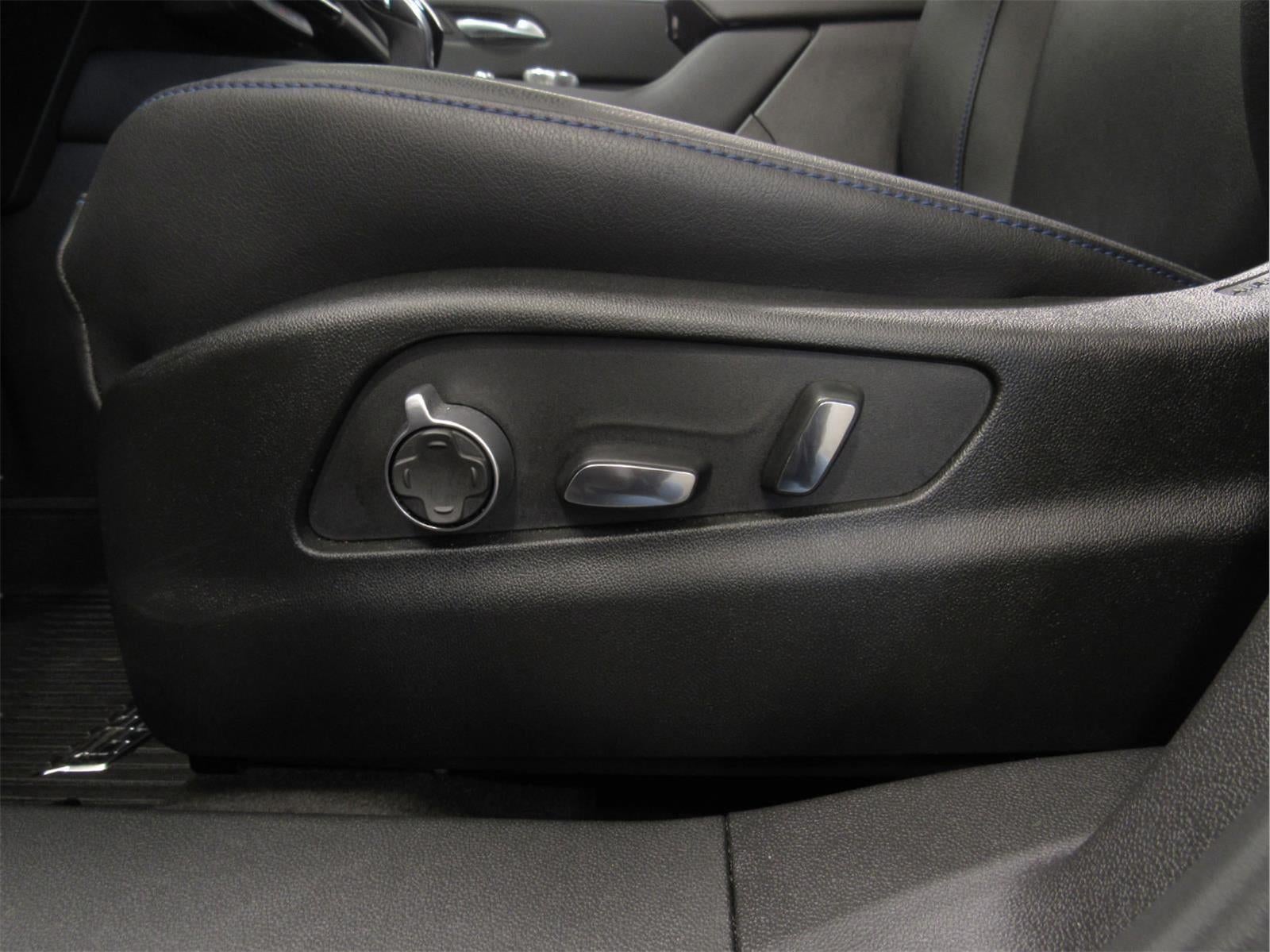 2025 Cadillac XT4 Sport