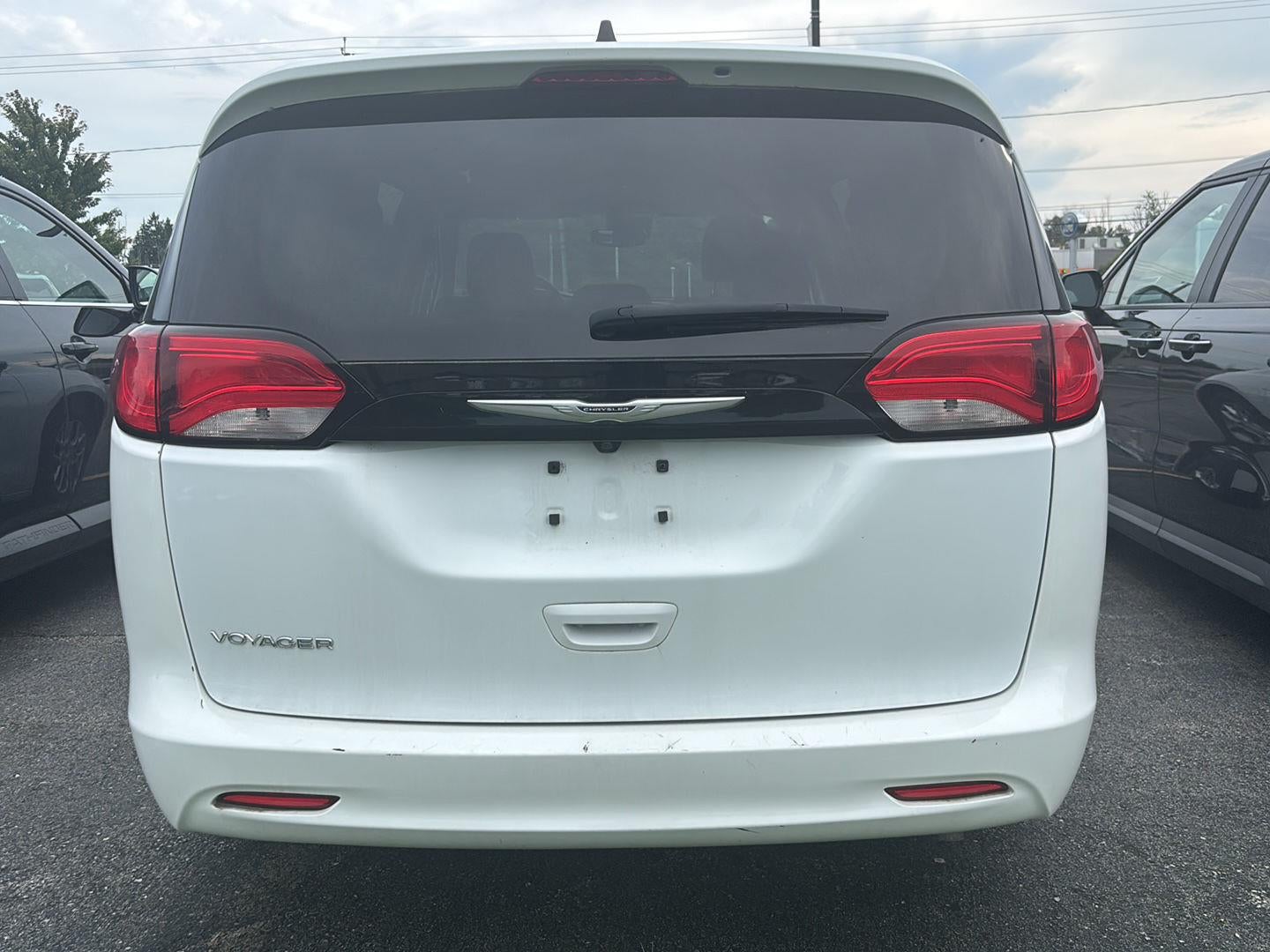 2023 Chrysler Voyager LX