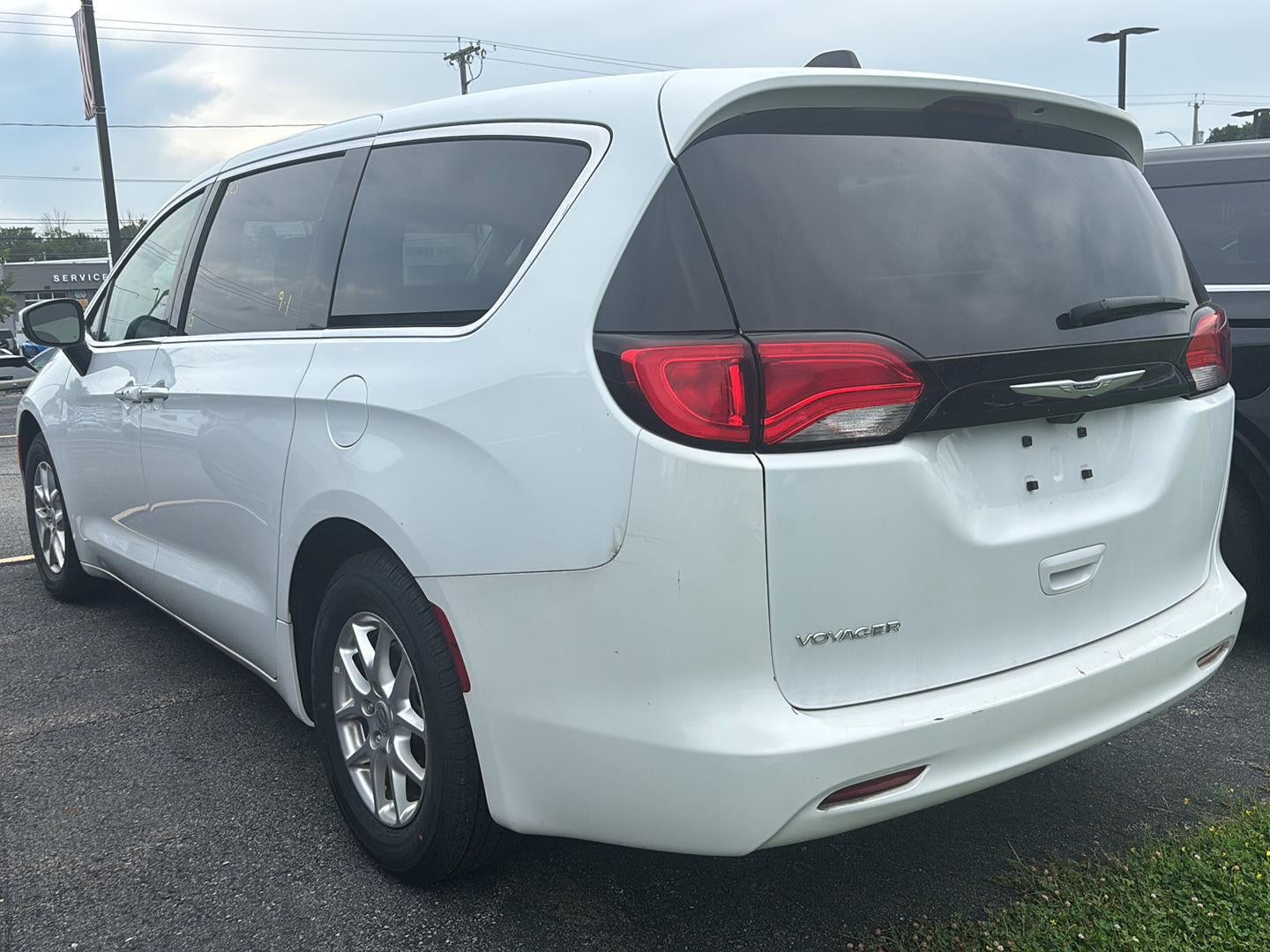 2023 Chrysler Voyager LX