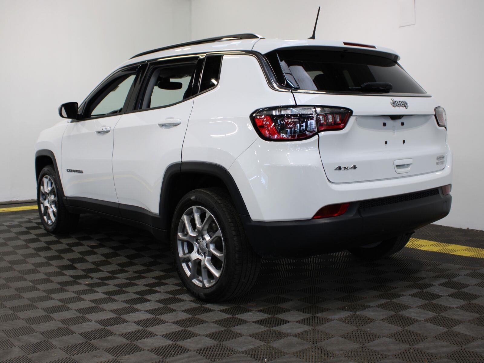 2022 Jeep Compass Latitude Lux 4x4