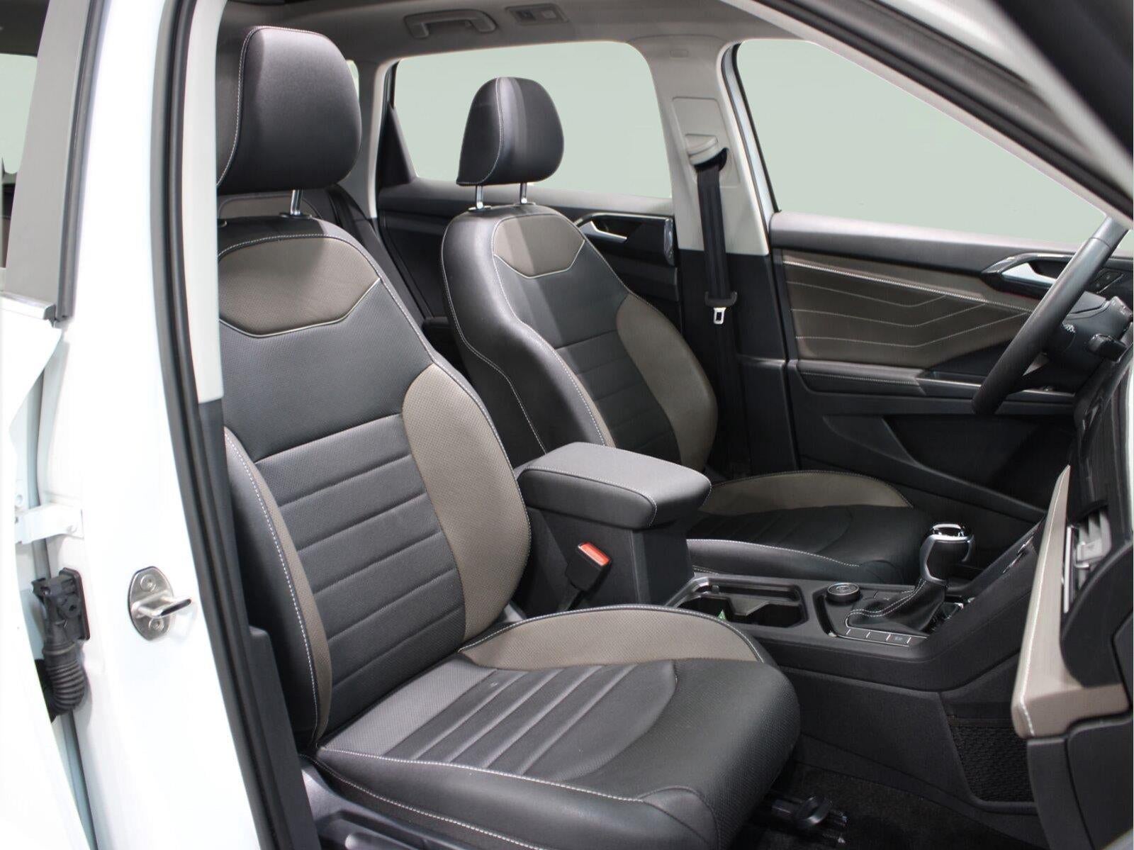 2024 Volkswagen Taos SEL