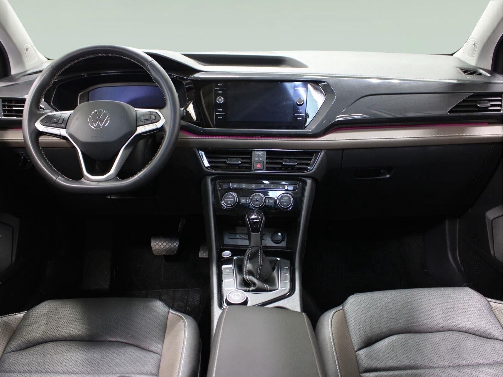 2024 Volkswagen Taos SEL