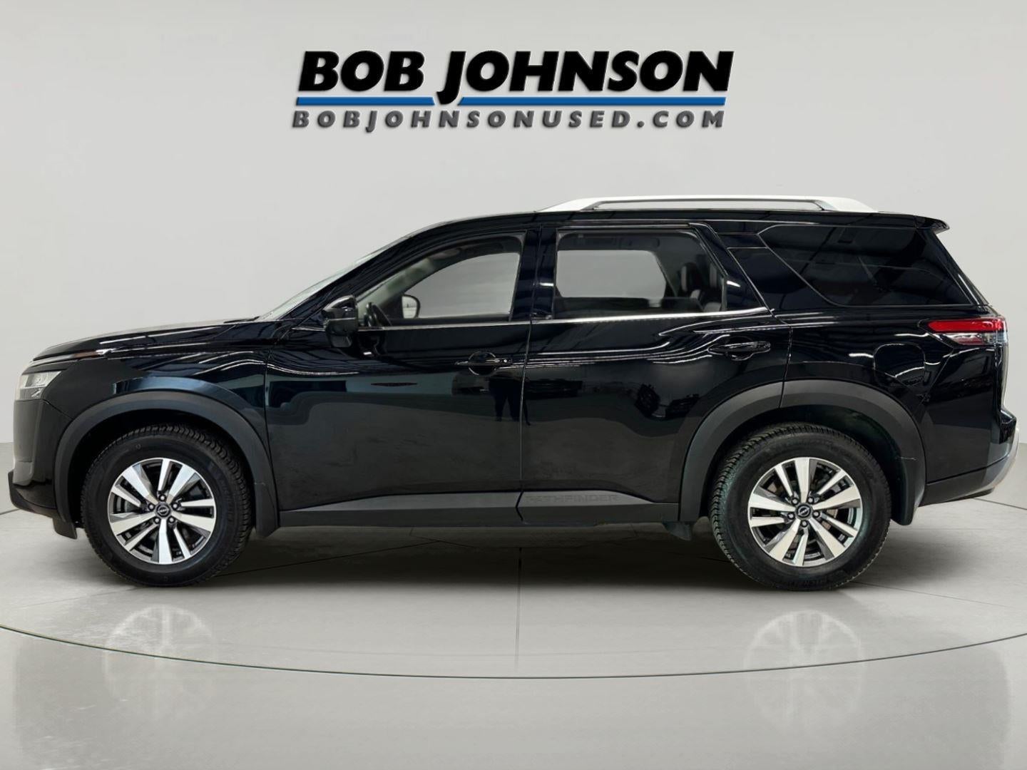 2022 Nissan Pathfinder SL 4WD