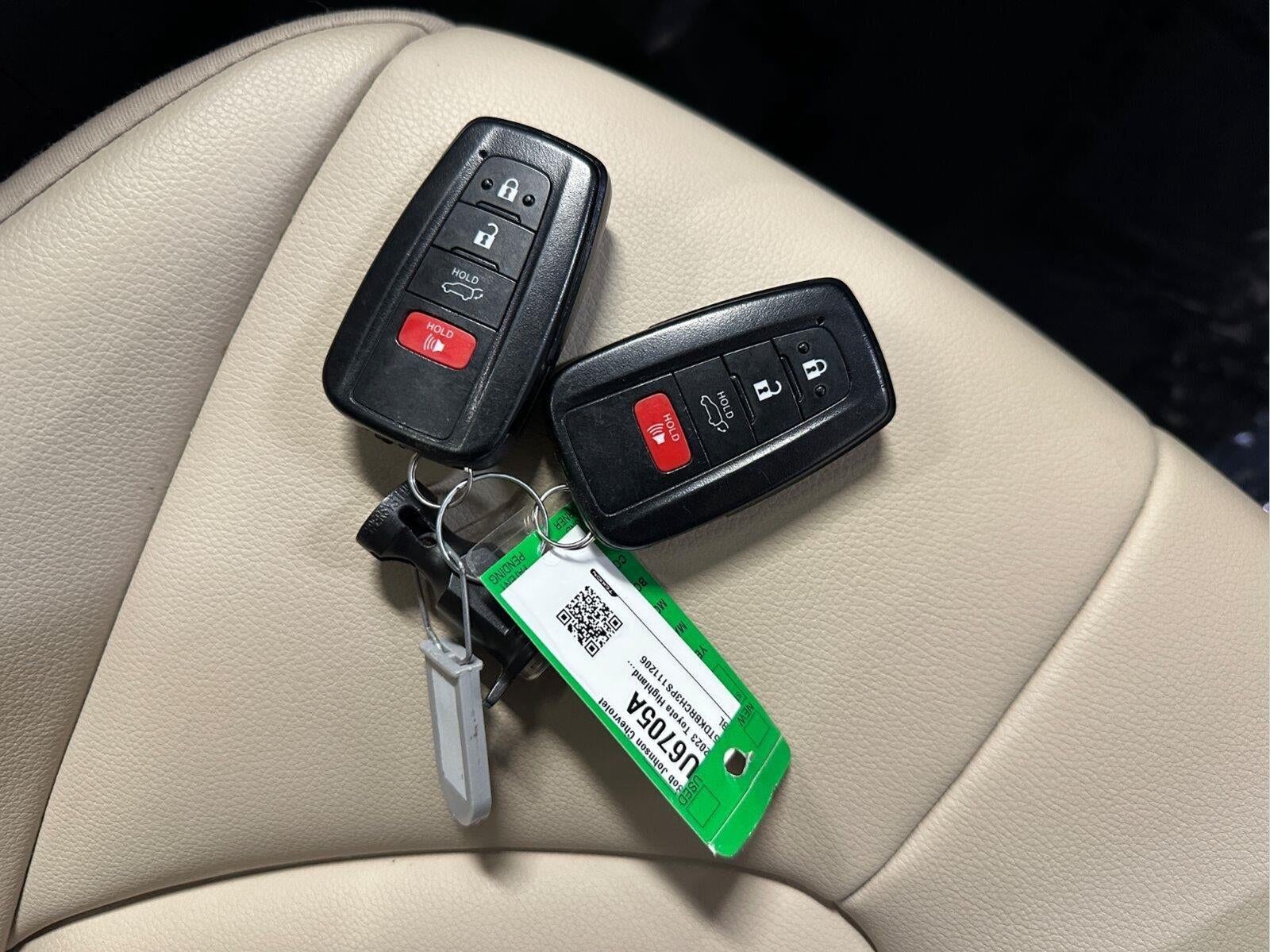 2023 Toyota Highlander Hybrid XLE