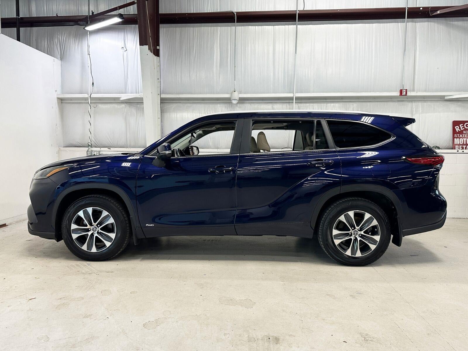 2023 Toyota Highlander Hybrid XLE