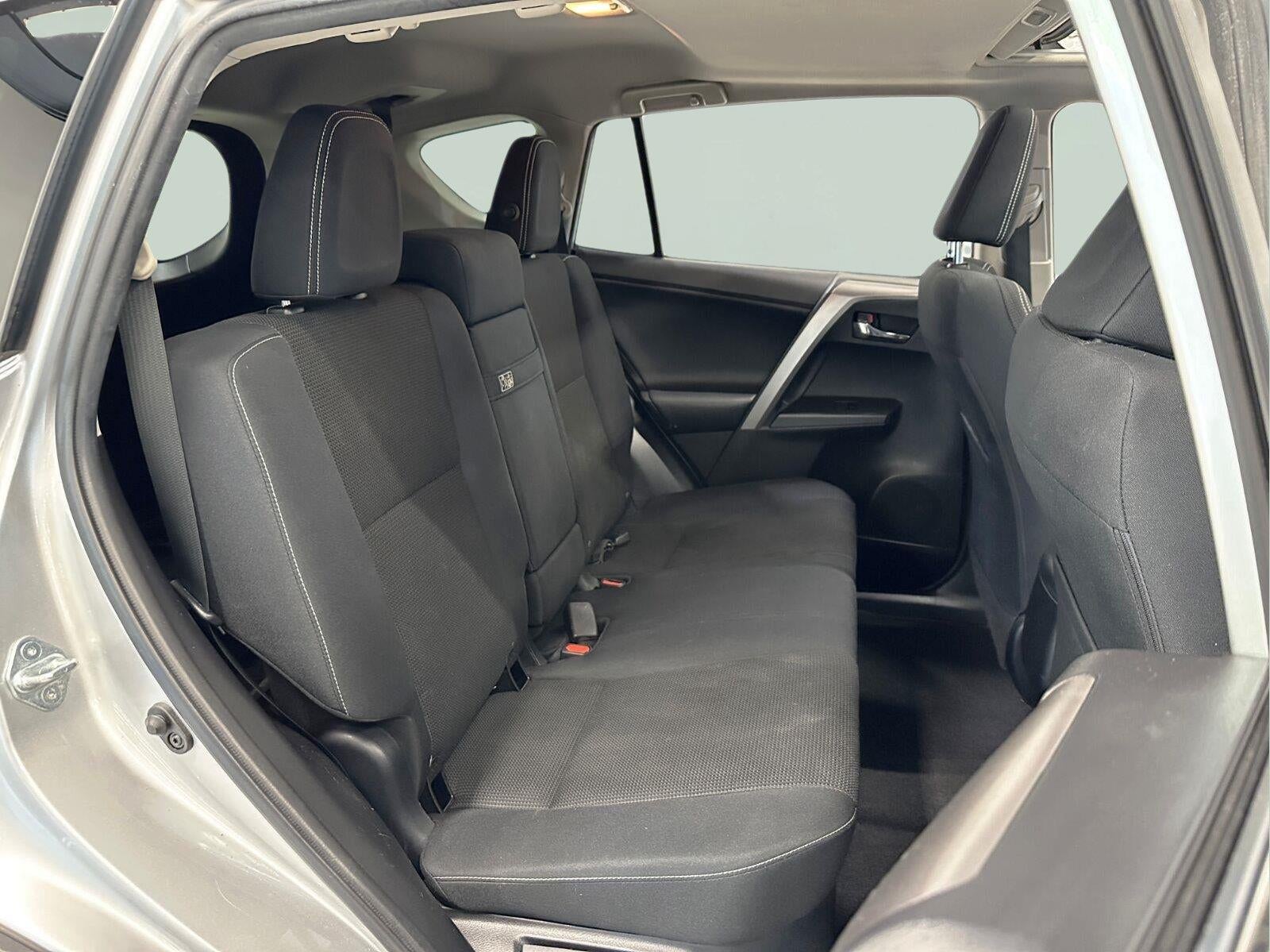 2016 Toyota RAV4 Hybrid XLE