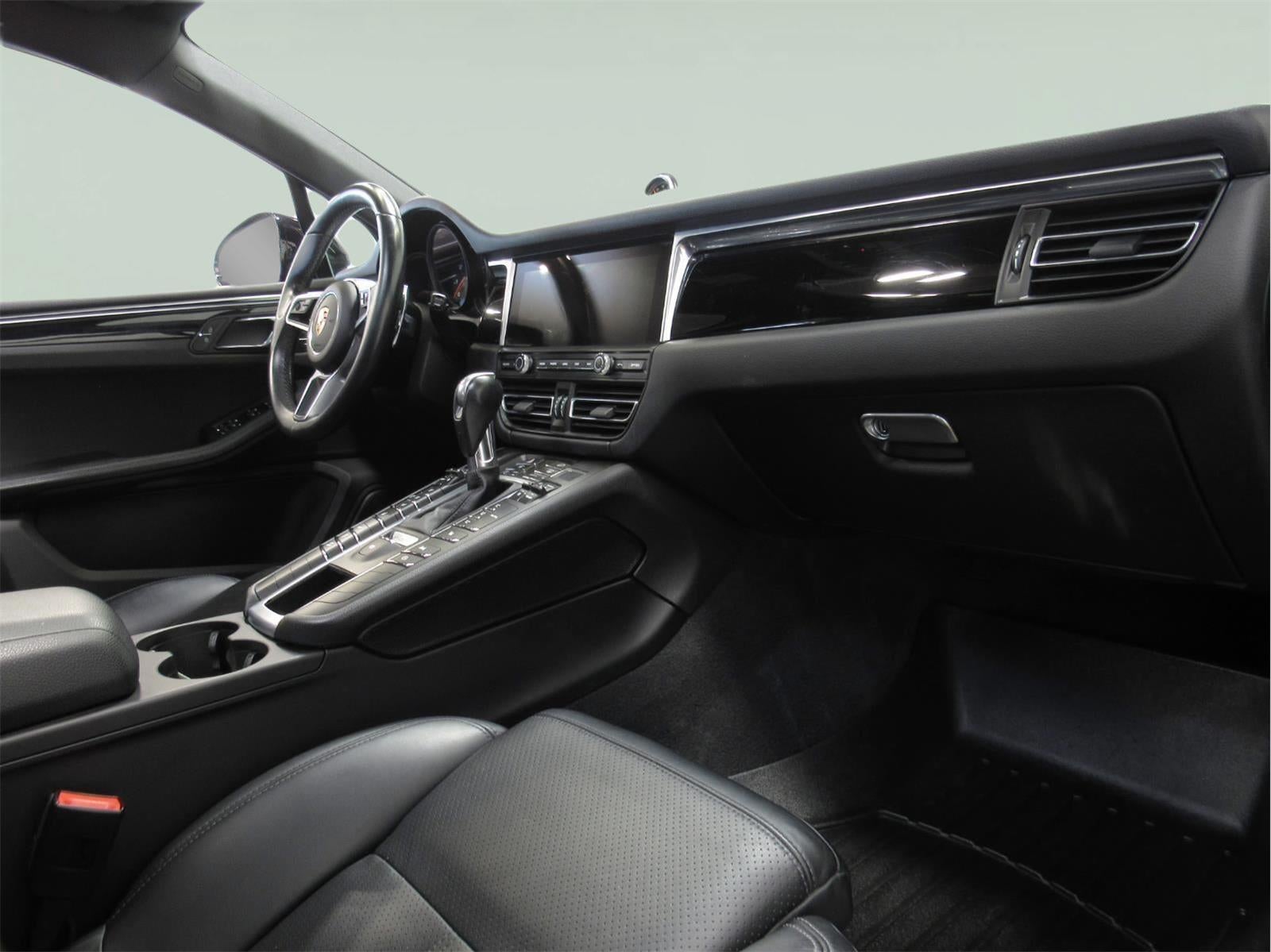 2020 Porsche Macan AWD