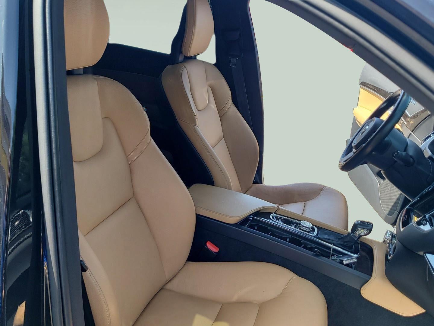 2018 Volvo XC90 Momentum
