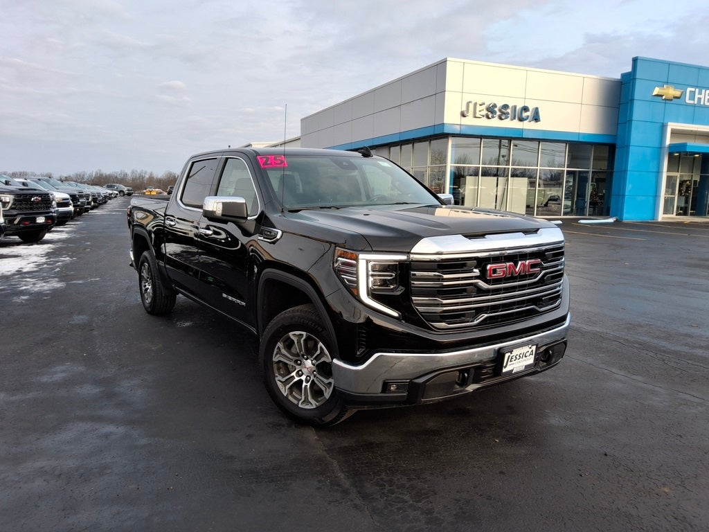 2025 GMC Sierra 1500 SLT Leather W/Heated Power Seats!