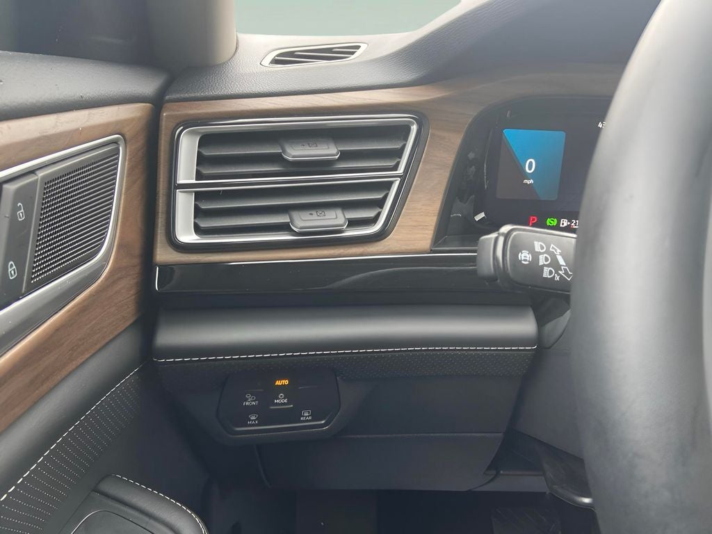 2025 Volkswagen Atlas 2.0T SE