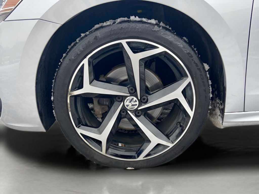 2020 Volkswagen Passat 2.0T R-Line