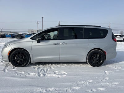 2024 Chrysler Pacifica Touring L S APPERANCE PACKAGE