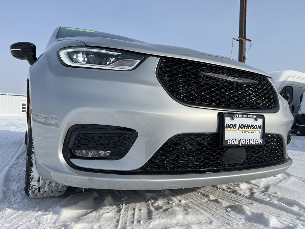 2024 Chrysler Pacifica Touring L S APPERANCE PACKAGE