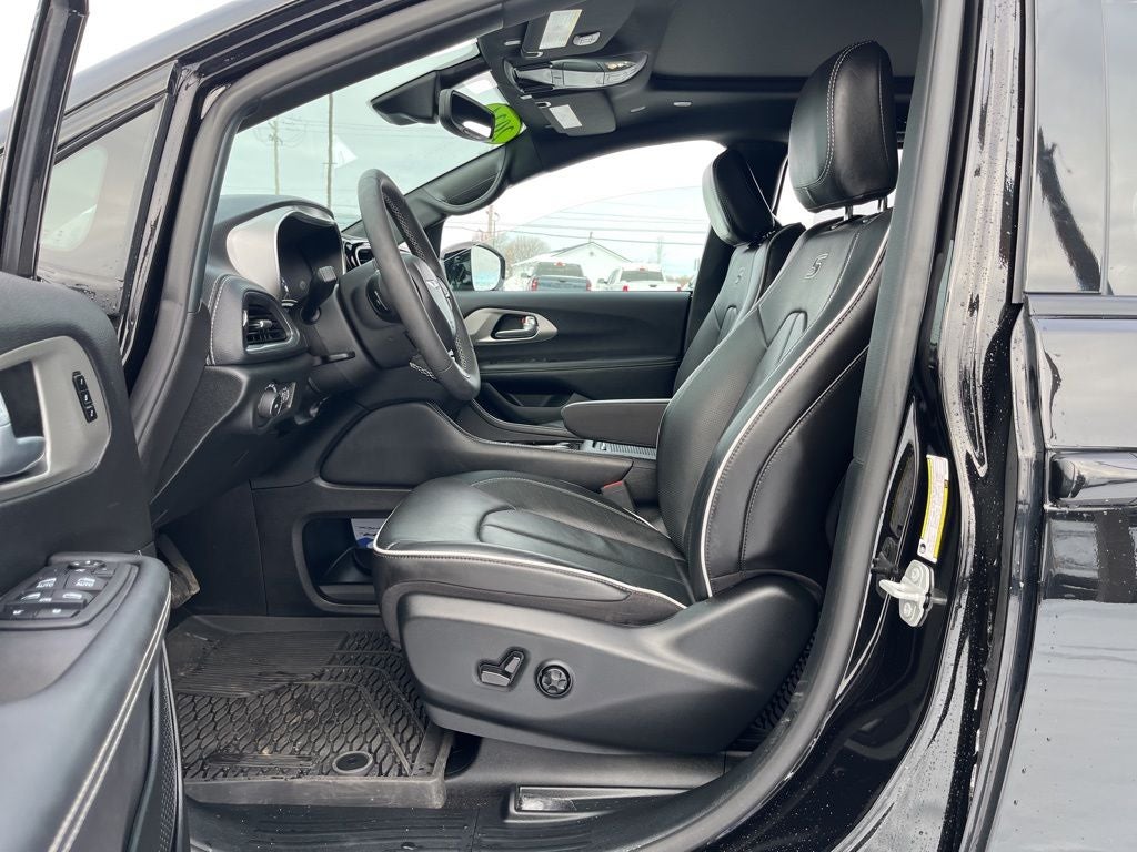 2024 Chrysler Pacifica Limited S APPERANCE PACKAGE