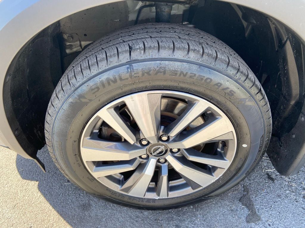 2023 Nissan Pathfinder SL 1 Owner Clean auto check V6 4WD