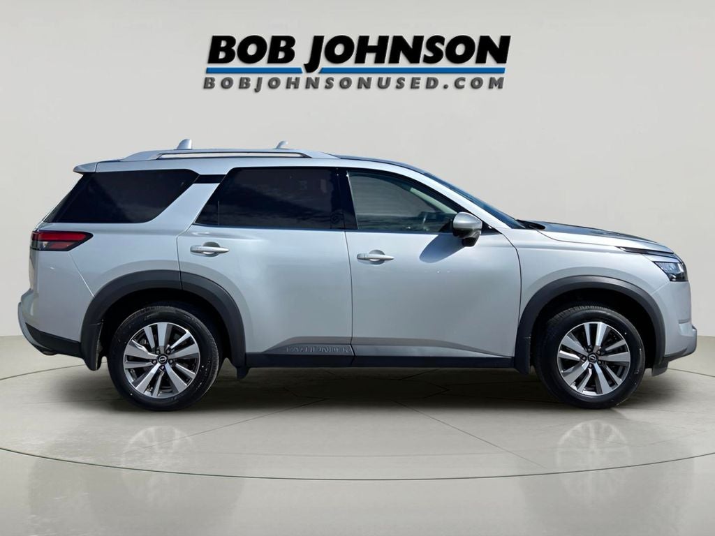 2023 Nissan Pathfinder SL 1 Owner Clean auto check V6 4WD