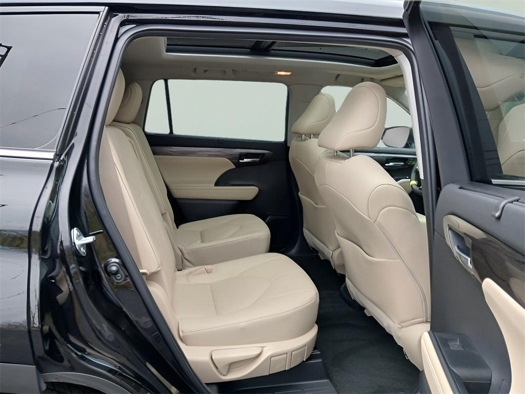 2023 Toyota Highlander Platinum