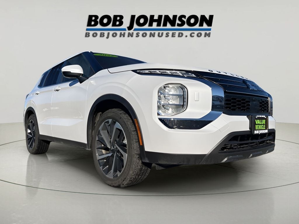 2022 Mitsubishi Outlander ES