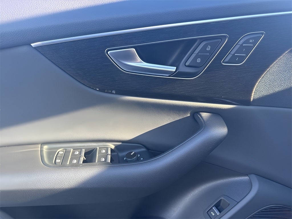 2020 Audi Q8 55 Premium Plus quattro