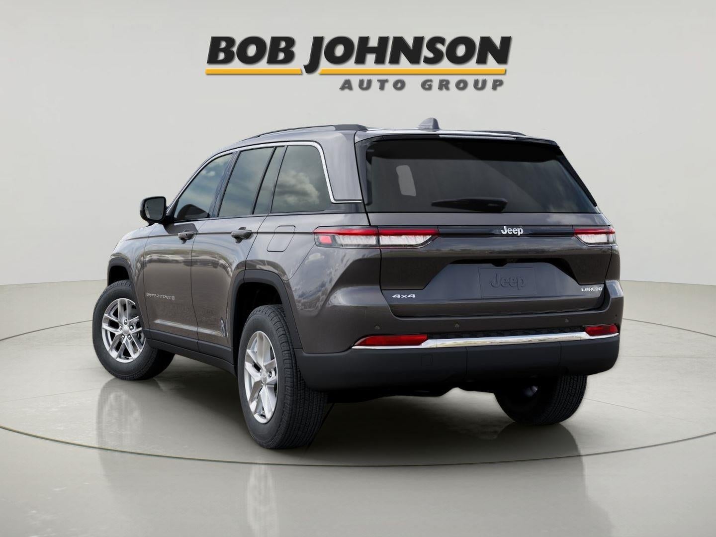 2026 Jeep Grand Cherokee GRAND CHEROKEE LAREDO X 4X4