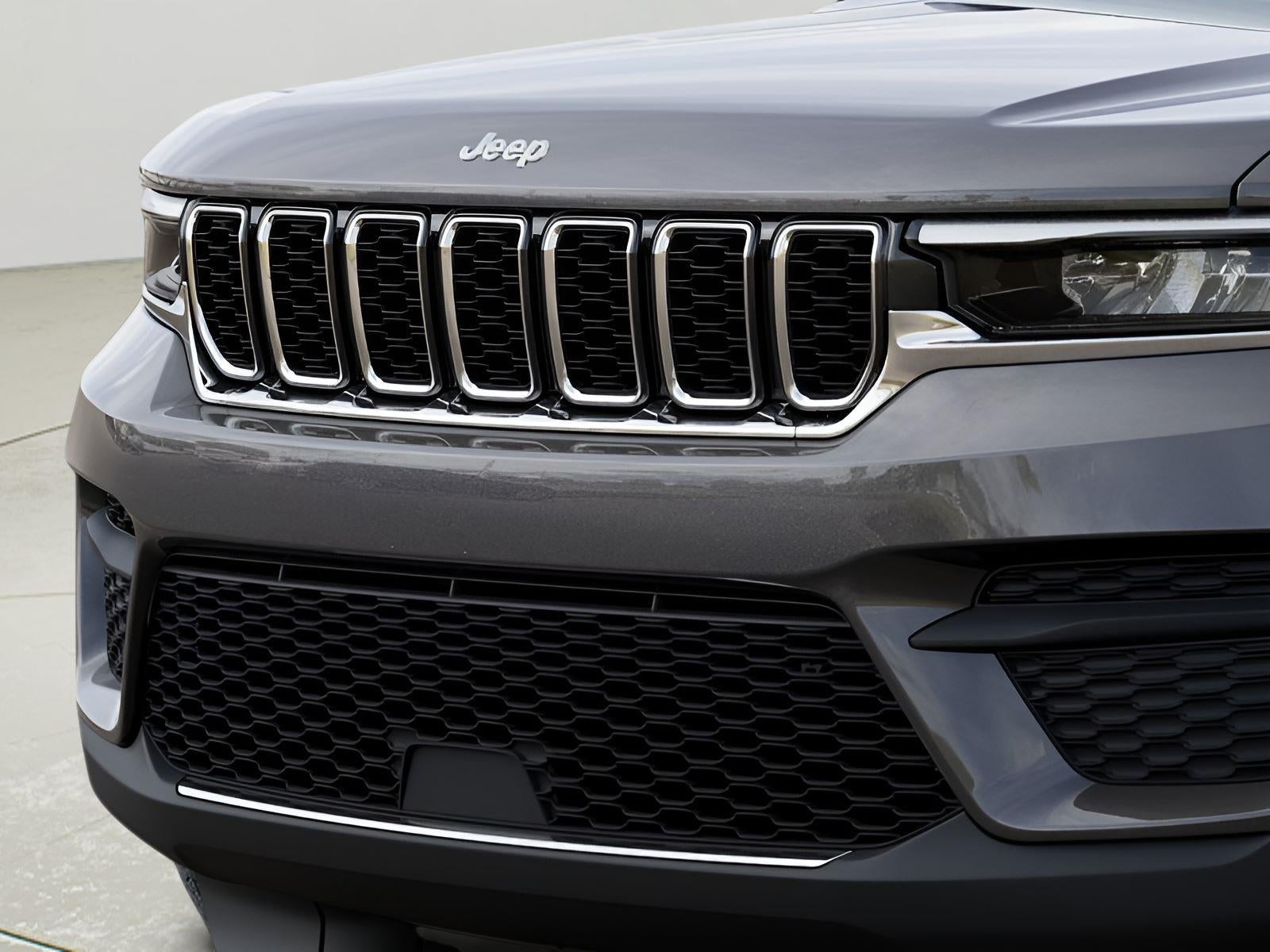 2025 Jeep Grand Cherokee GRAND CHEROKEE LAREDO X 4X4