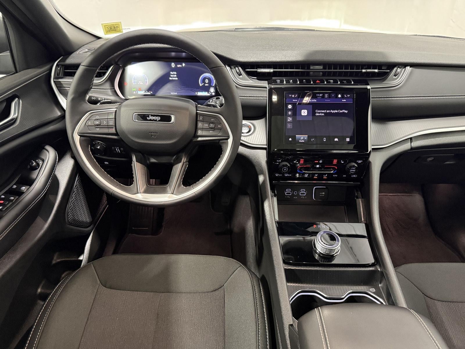 2025 Jeep Grand Cherokee GRAND CHEROKEE LAREDO X 4X4