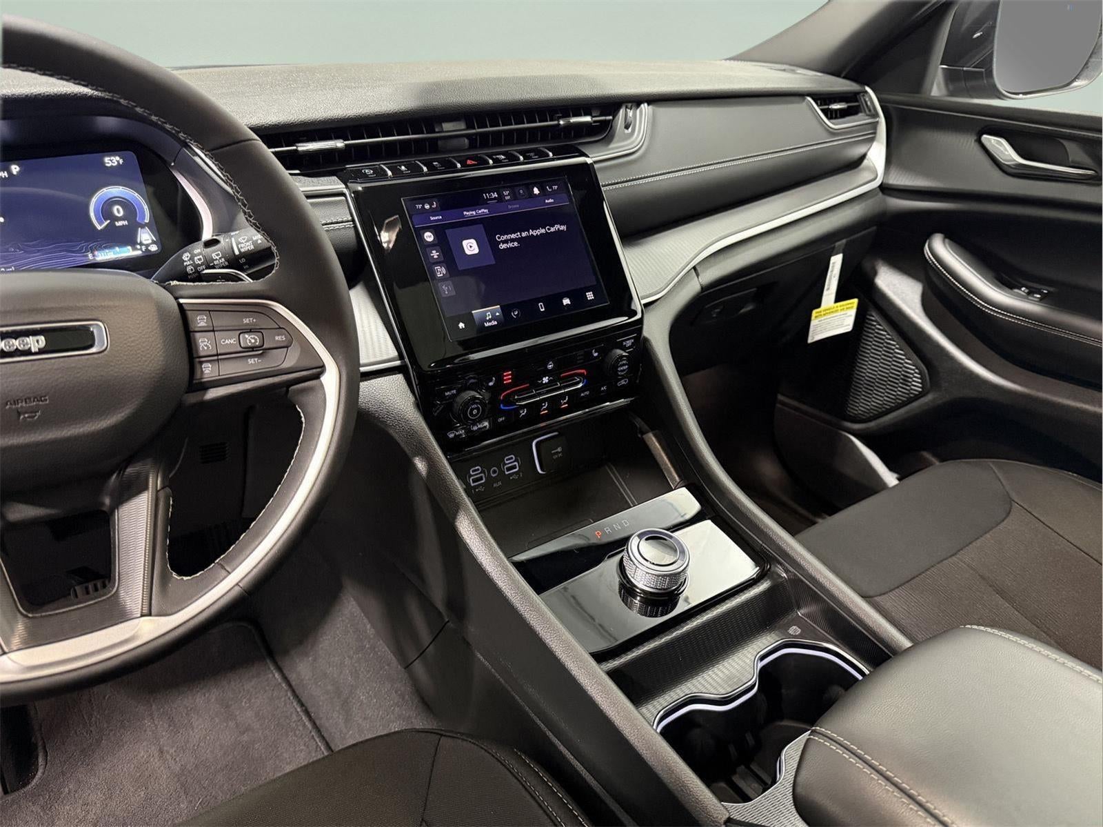 2025 Jeep Grand Cherokee GRAND CHEROKEE LAREDO X 4X4