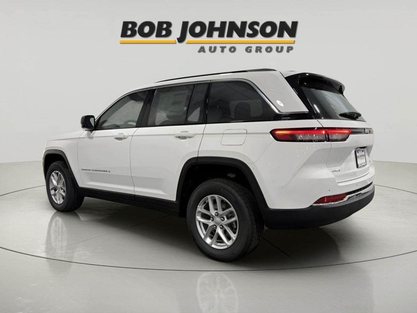 2025 Jeep Grand Cherokee GRAND CHEROKEE LAREDO X 4X4