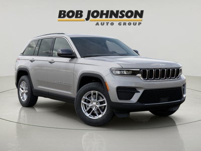 2025 Jeep Grand Cherokee GRAND CHEROKEE LAREDO X 4X4