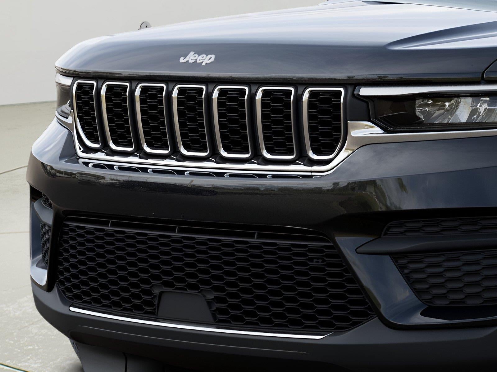 2026 Jeep Grand Cherokee GRAND CHEROKEE LAREDO X 4X4