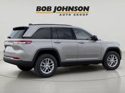 2025 Jeep Grand Cherokee GRAND CHEROKEE LAREDO X 4X4