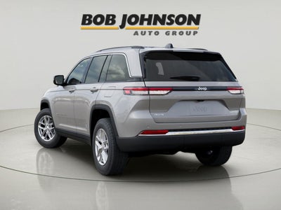 2025 Jeep Grand Cherokee GRAND CHEROKEE LAREDO X 4X4