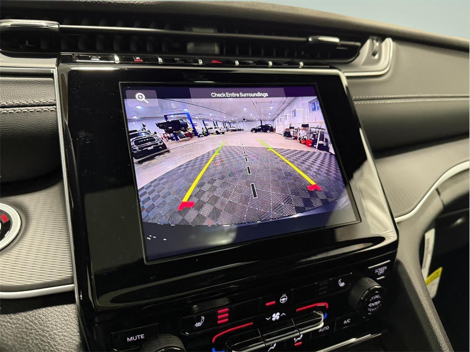 2025 Jeep Grand Cherokee GRAND CHEROKEE LAREDO X 4X4