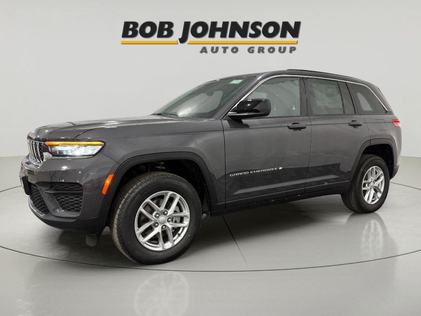 2025 Jeep Grand Cherokee GRAND CHEROKEE LAREDO X 4X4