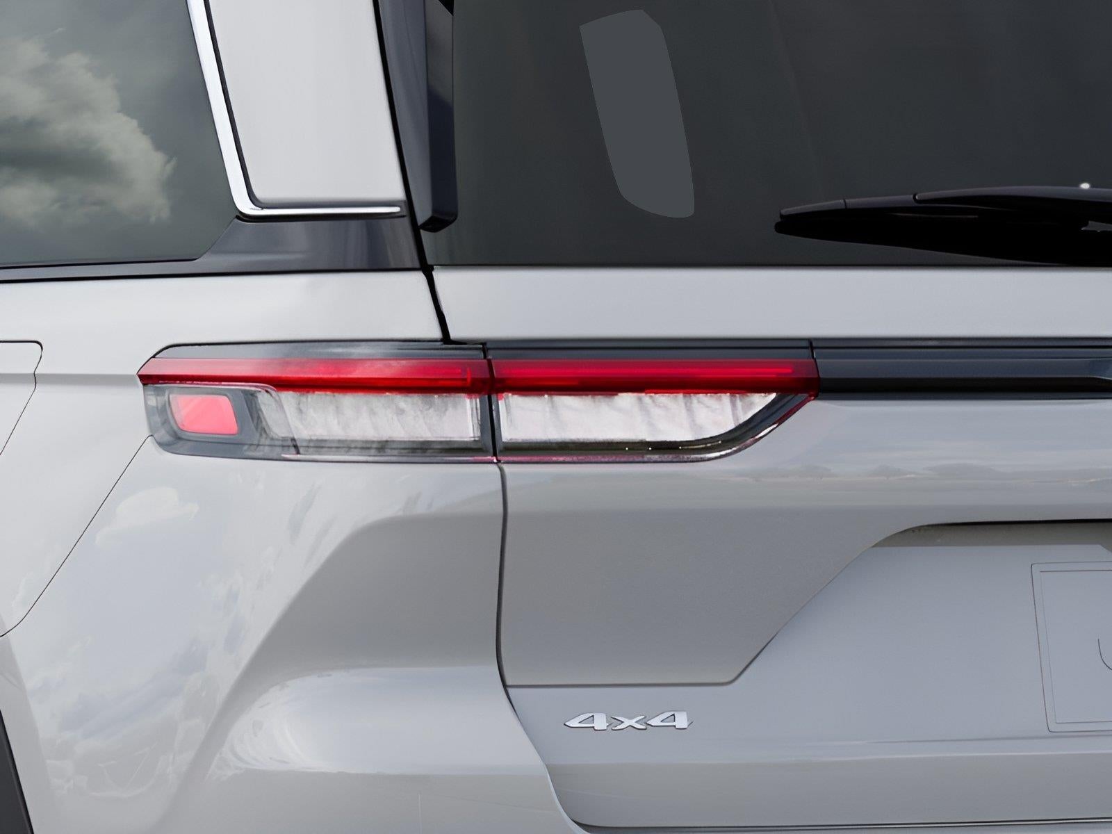 2026 Jeep Grand Cherokee GRAND CHEROKEE LAREDO X 4X4