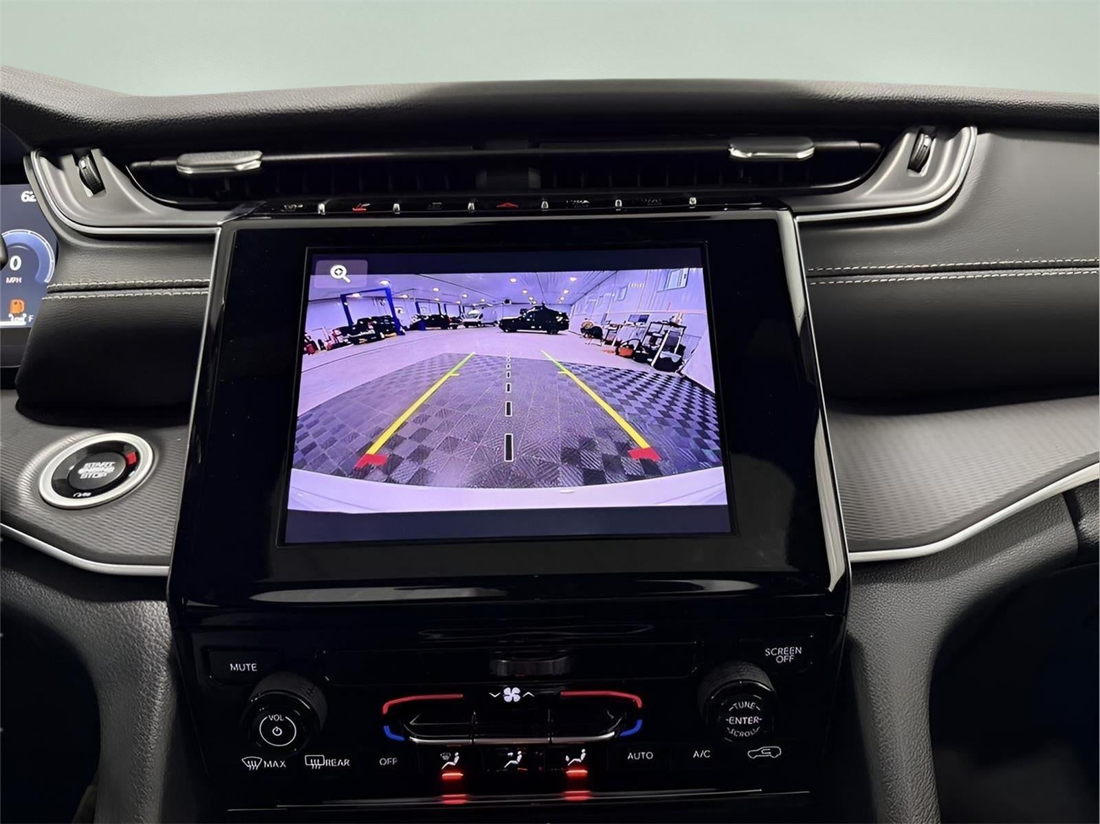 2025 Jeep Grand Cherokee GRAND CHEROKEE LAREDO X 4X4