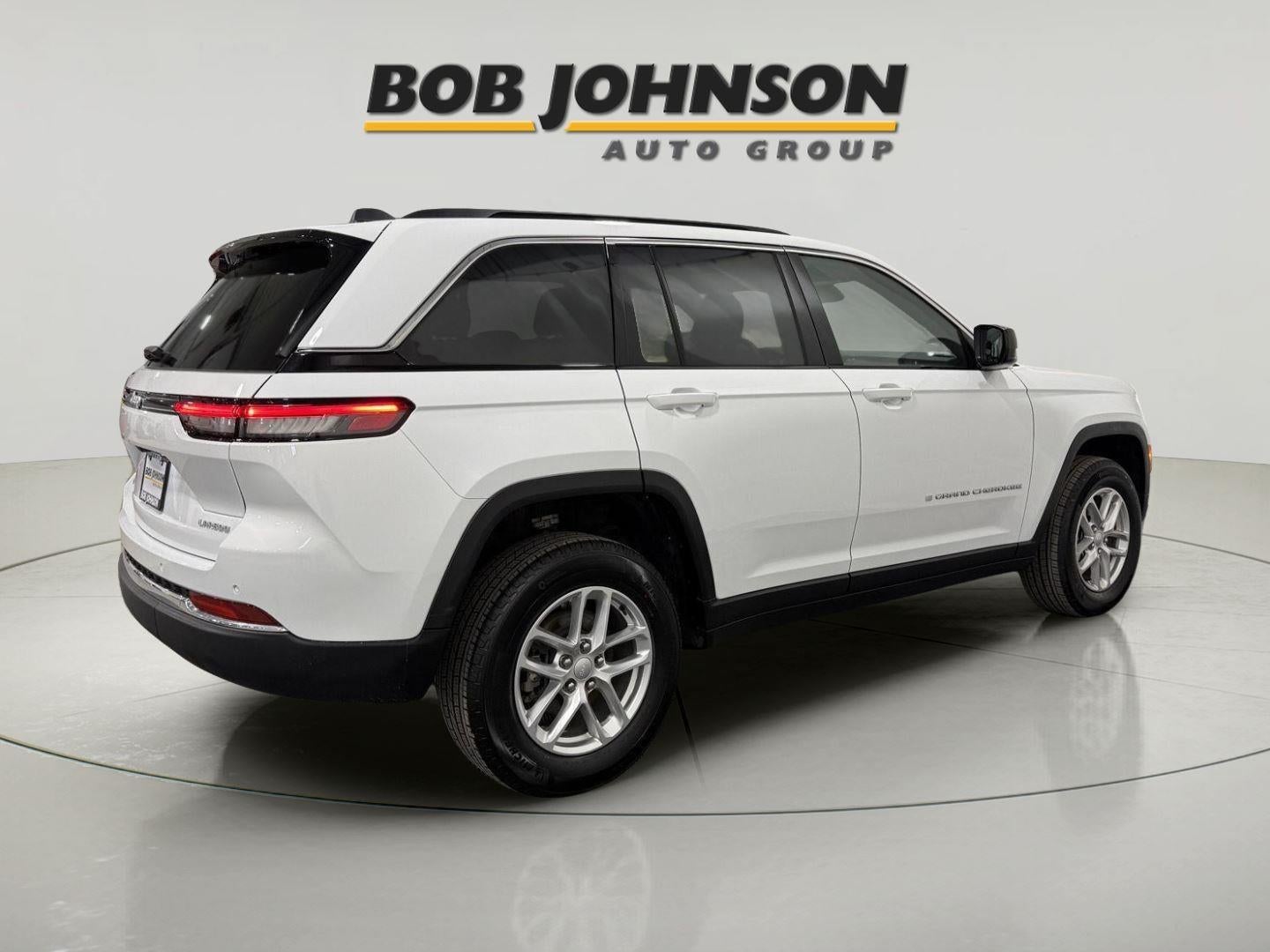 2025 Jeep Grand Cherokee GRAND CHEROKEE LAREDO X 4X4