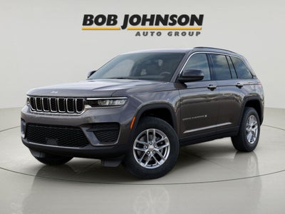 2025 Jeep Grand Cherokee GRAND CHEROKEE LAREDO X 4X4