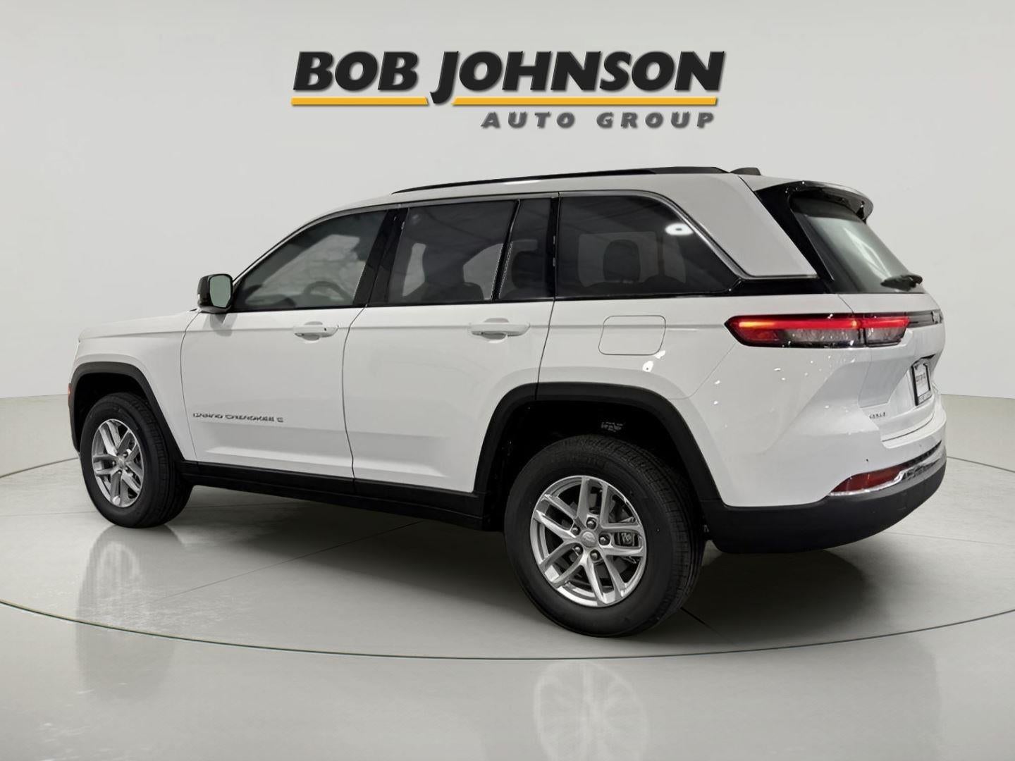 2025 Jeep Grand Cherokee GRAND CHEROKEE LAREDO X 4X4