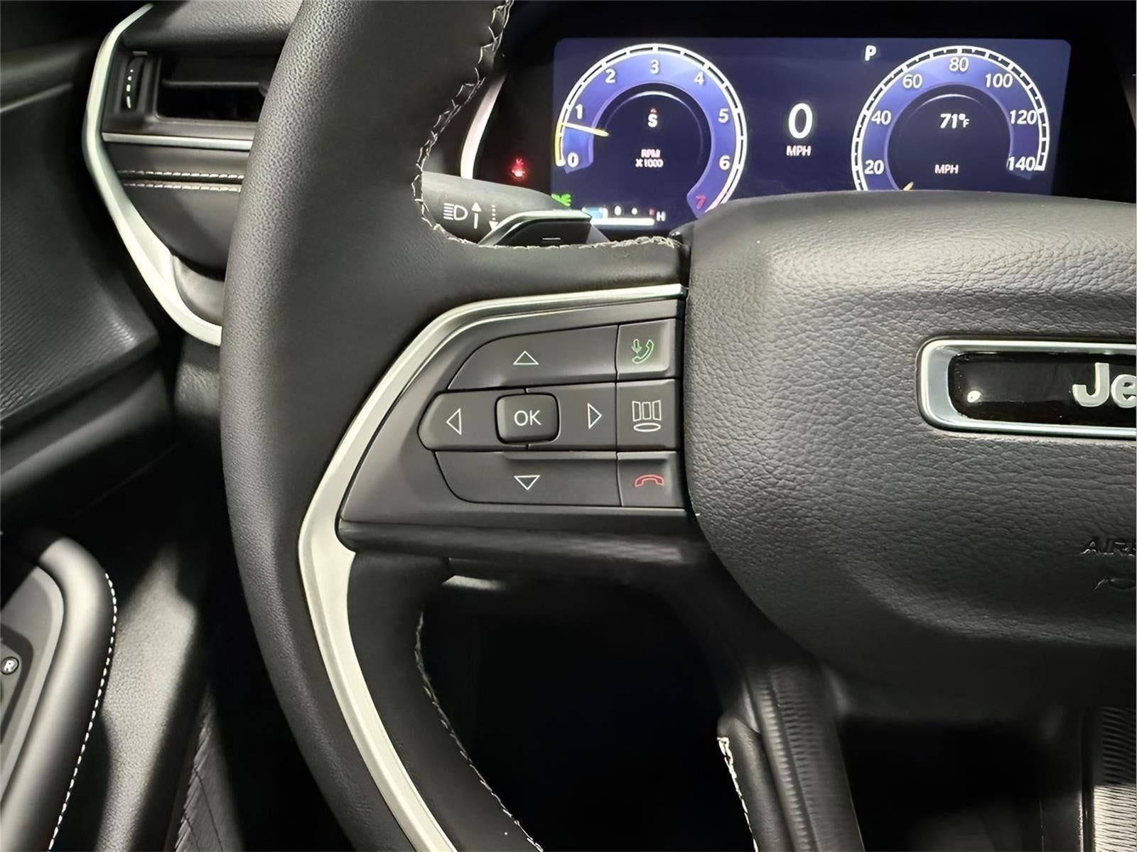 2025 Jeep Grand Cherokee GRAND CHEROKEE LAREDO X 4X4