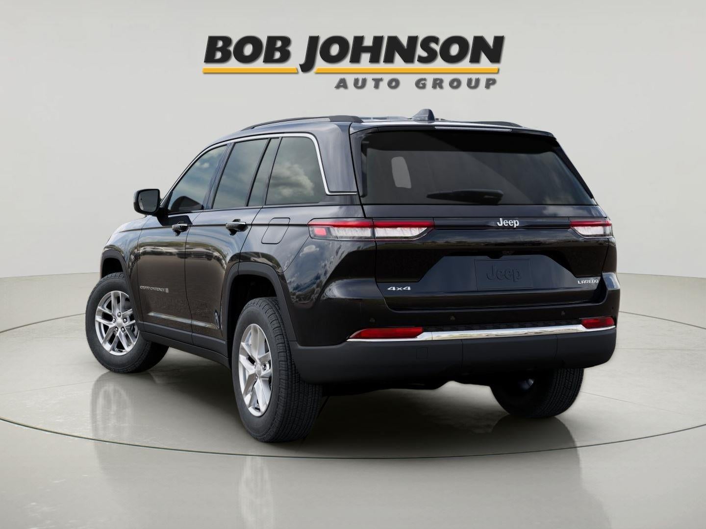 2025 Jeep Grand Cherokee GRAND CHEROKEE LAREDO X 4X4