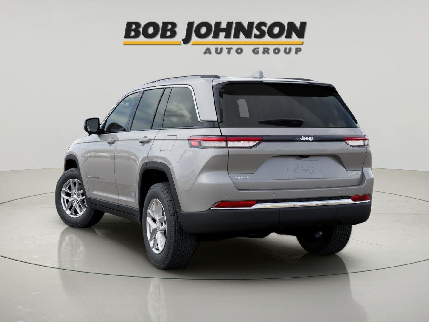 2026 Jeep Grand Cherokee GRAND CHEROKEE LAREDO X 4X4