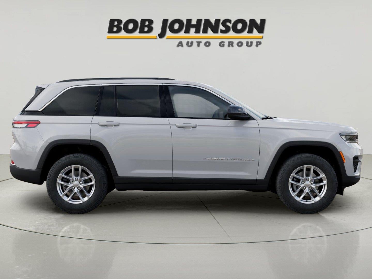 2026 Jeep Grand Cherokee GRAND CHEROKEE LAREDO X 4X4
