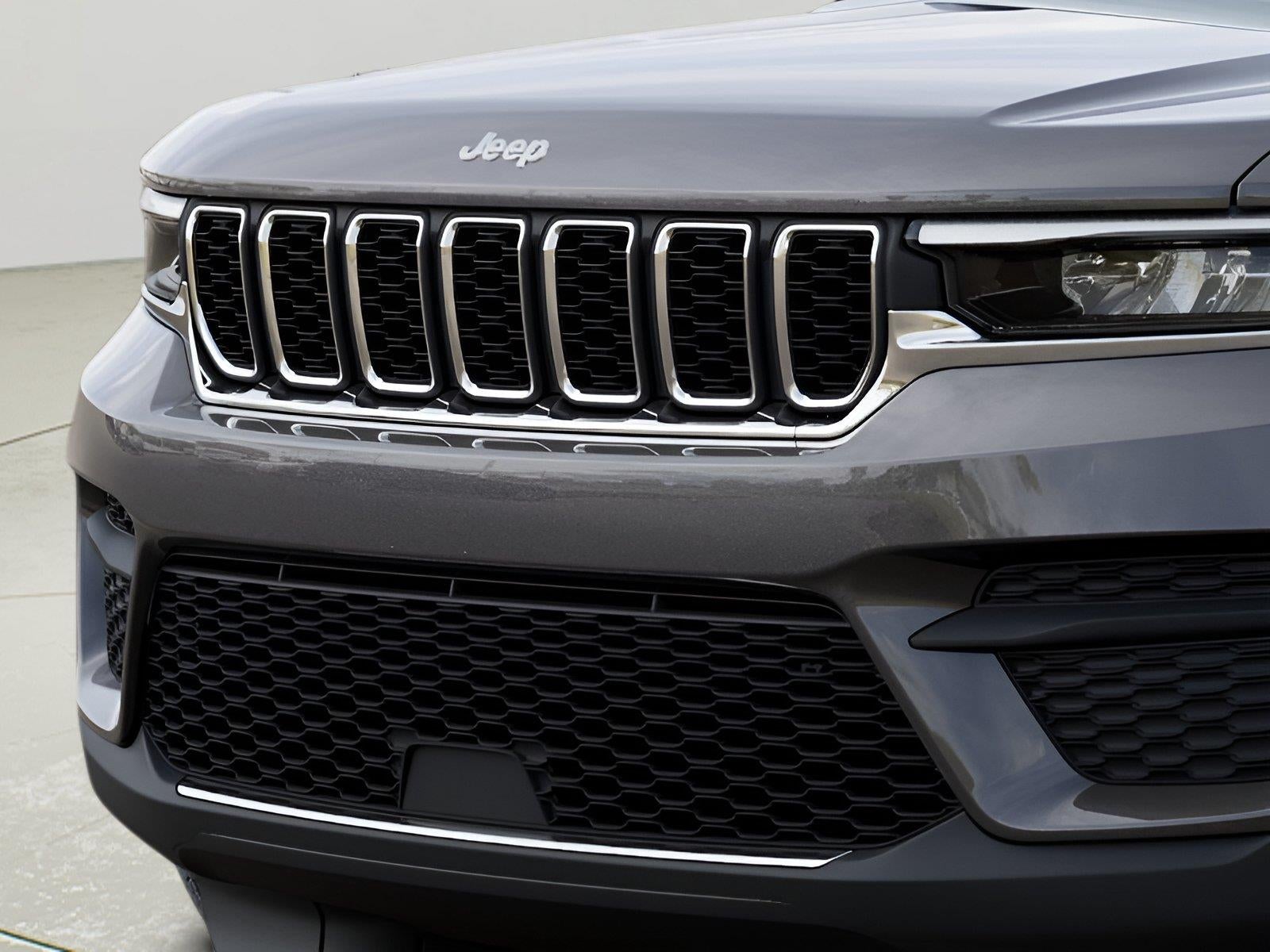 2026 Jeep Grand Cherokee GRAND CHEROKEE LAREDO X 4X4