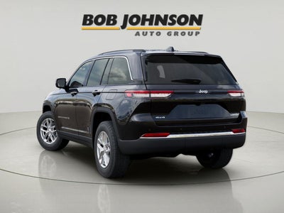 2025 Jeep Grand Cherokee GRAND CHEROKEE LAREDO X 4X4
